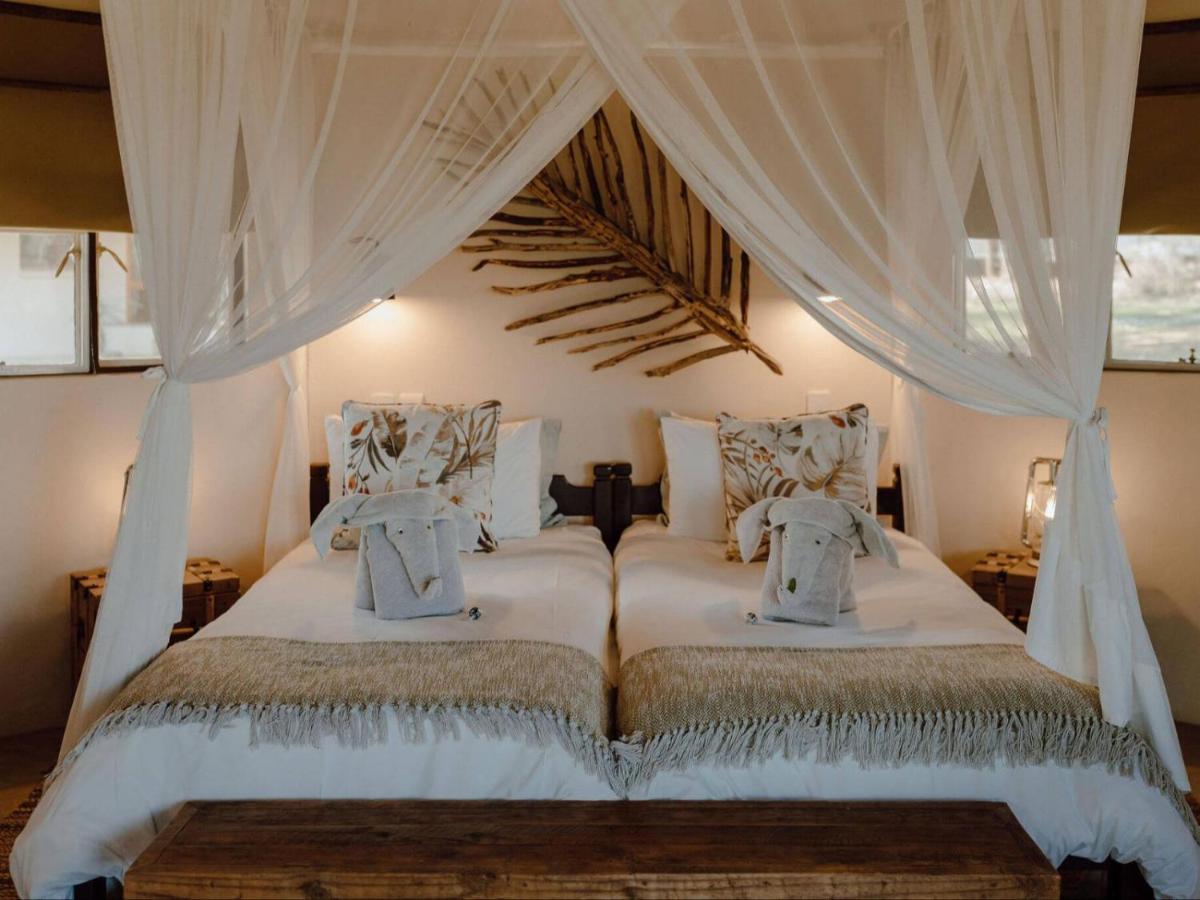 Nyala Safari Lodge โฮดสปรูท ภายนอก รูปภาพ