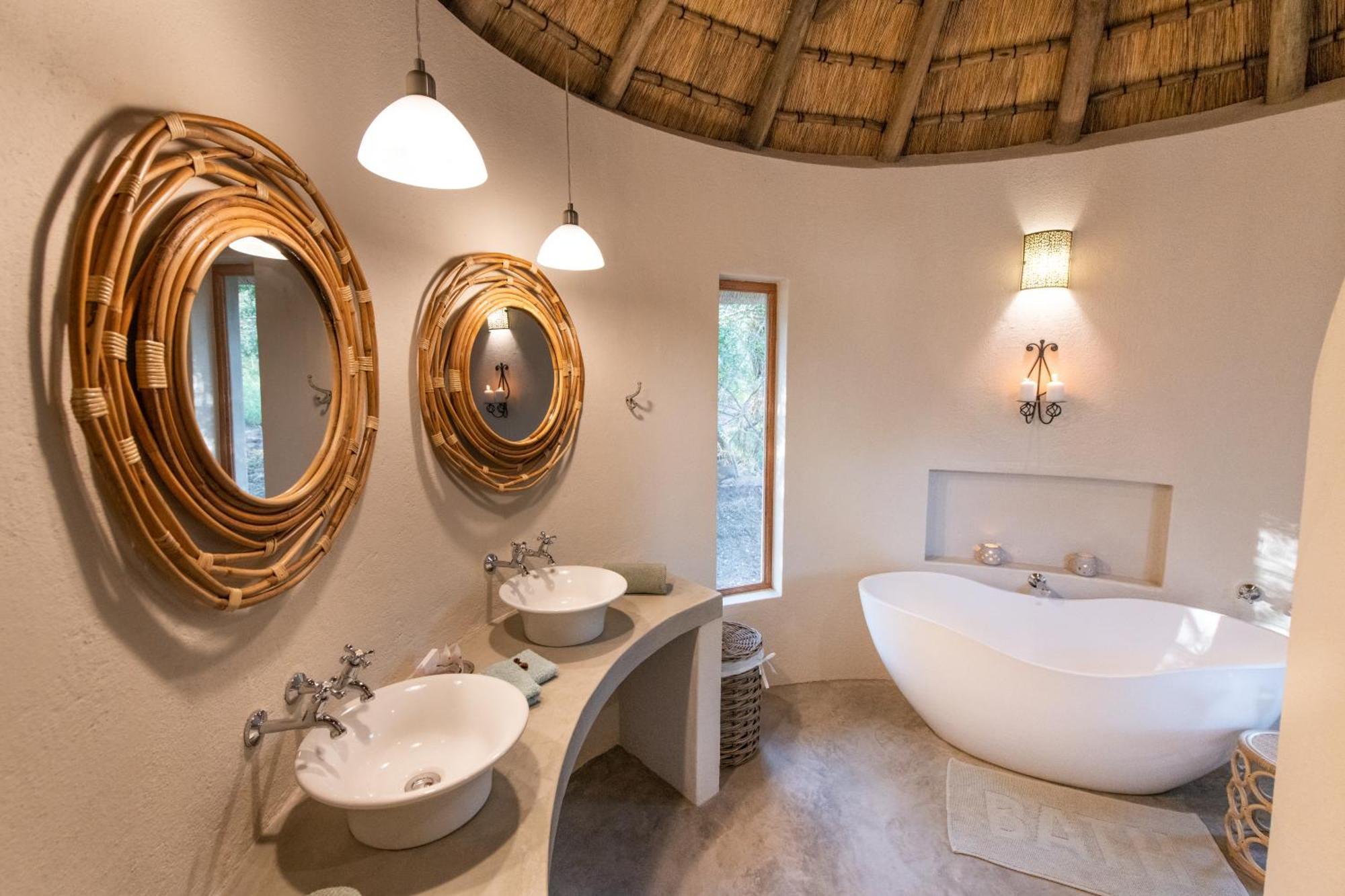 Nyala Safari Lodge โฮดสปรูท ภายนอก รูปภาพ