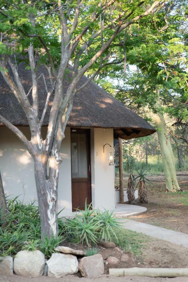 Nyala Safari Lodge โฮดสปรูท ภายนอก รูปภาพ